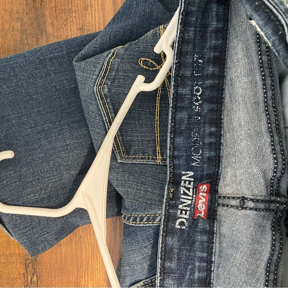 EUC |‎ Levi’s women’s bootcut jeans — size 4
